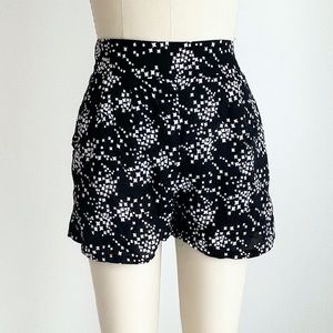 High Waist Black and White Shorts Size M